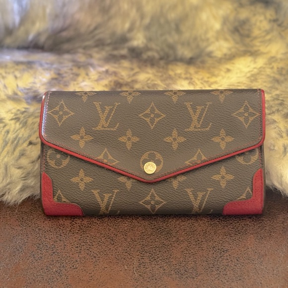 Louis Vuitton Handbags - LOUIS VUITTON 
Monogram Sarah Retiro Wallet Cherry